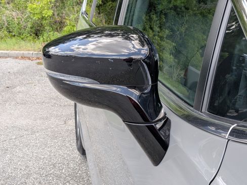 Used 2025 Chrysler Pacifica Select FWD image 11