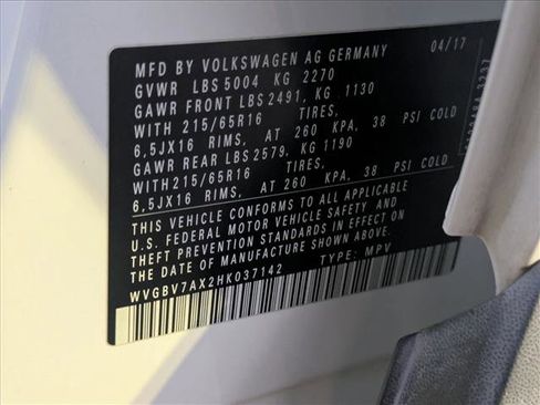 Used 2017 Volkswagen Tiguan S image 23