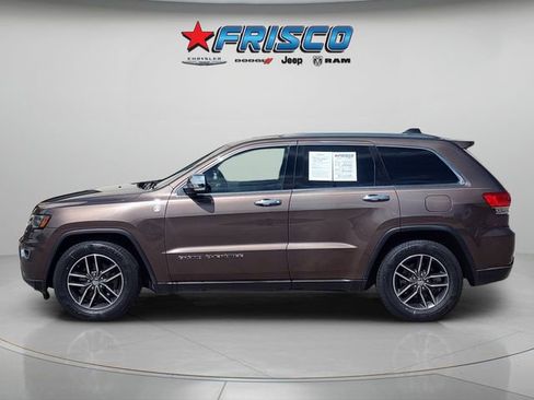 Used 2017 Jeep Grand Cherokee Limited w/ Luxury Group II AWD/4WD image 4