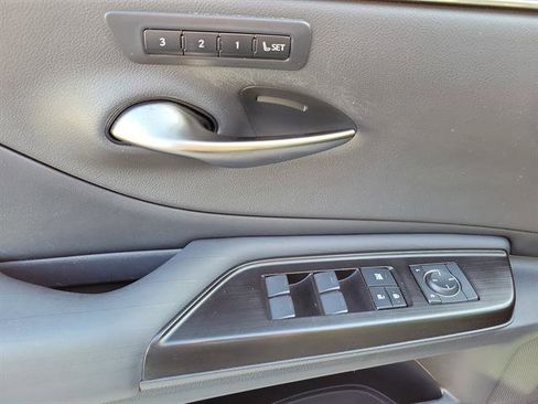 Used 2019 Lexus ES 350 w/ Luxury Package image 52