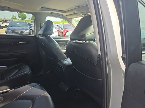 Used 2022 Toyota Highlander XLE image 80