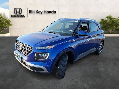 Used 2024 Hyundai Venue Limited FWD image 7