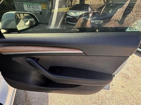 Used 2023 Tesla Model 3 Standard Range image 15