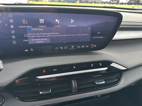 Used 2025 Buick Enclave Preferred image 19