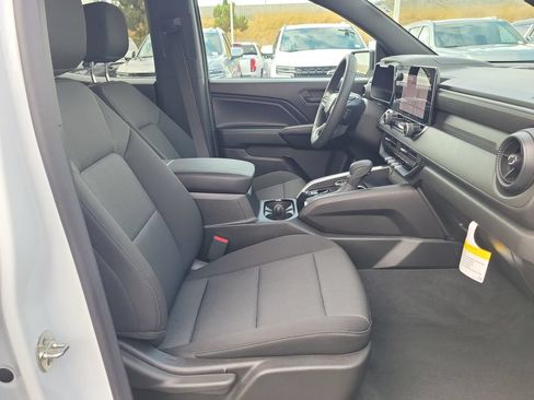 Used 2026 Chevrolet Colorado Trail Boss AWD/4WD image 17