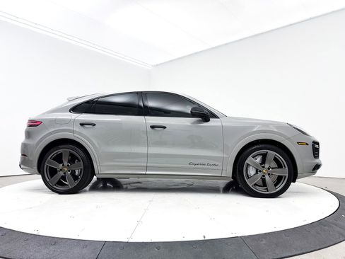Used 2022 Porsche Cayenne Turbo AWD/4WD image 47