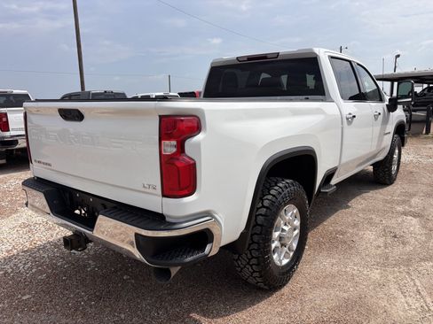 Used 2020 Chevrolet Silverado 2500 LTZ AWD/4WD image 6