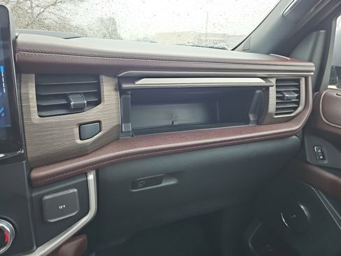 Used 2023 Ford Expedition Max Limited image 39