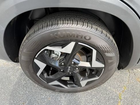 Certified 2025 Kia Seltos EX FWD image 48