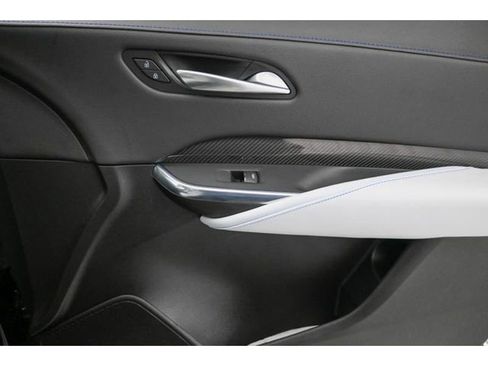 Used 2024 Cadillac XT4 Sport image 16