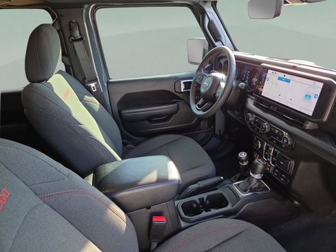 Used 2024 Jeep Wrangler Unlimited Rubicon w/ XTREMEE 35" Tire Package image 35