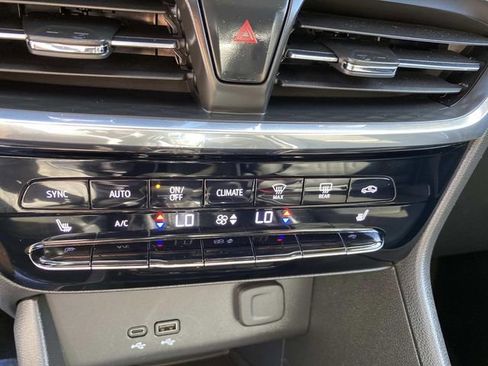 Used 2024 Buick Encore GX Avenir w/ Avenir Technology Package FWD image 11