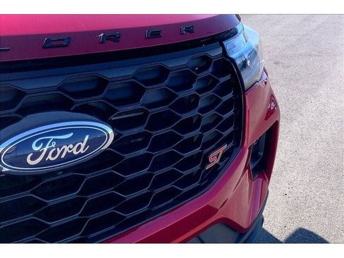 Used 2025 Ford Explorer ST AWD/4WD image 33