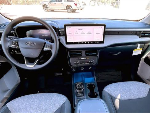 Certified 2025 Ford Maverick XLT image 16