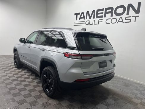 New 2025 Jeep Grand Cherokee Altitude image 3