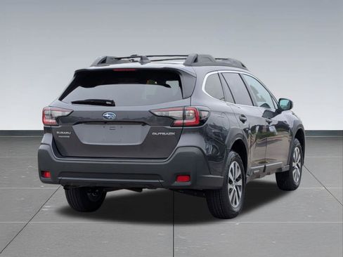 Used 2024 Subaru Outback Premium AWD/4WD image 6