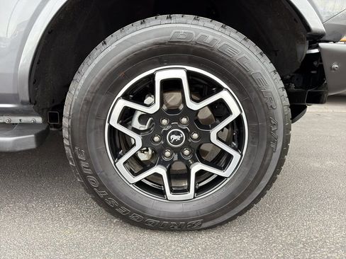 Used 2023 Ford Bronco Outer Banks image 6