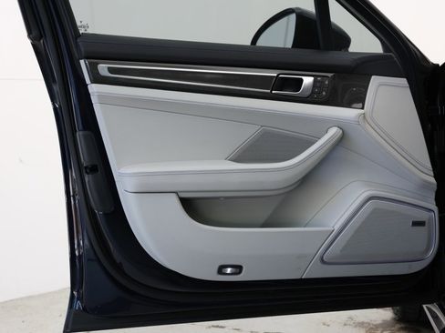 Used 2023 Porsche Panamera Turbo S image 28