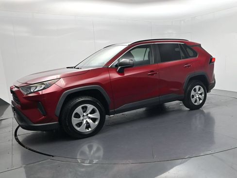 Used 2021 Toyota RAV4 LE AWD/4WD image 4