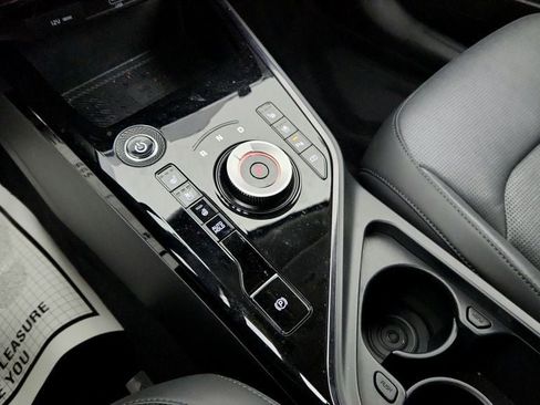 Used 2024 Kia Niro Wave w/ Wave Preserve Package image 16