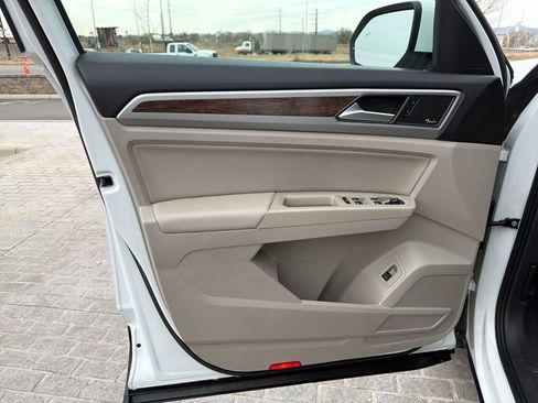 Used 2018 Volkswagen Atlas SEL Premium image 10