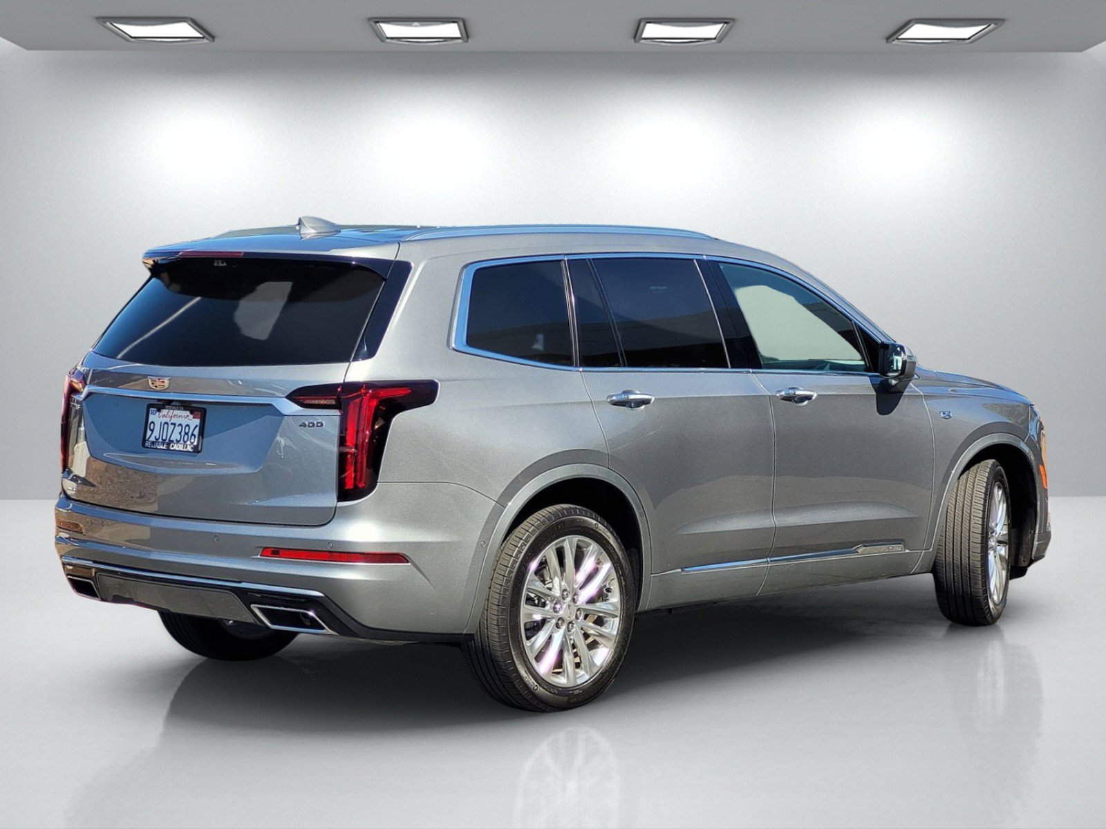 Certified 2023 Cadillac XT6 Premium Luxury w/ Technology Package AWD/4WD image 4