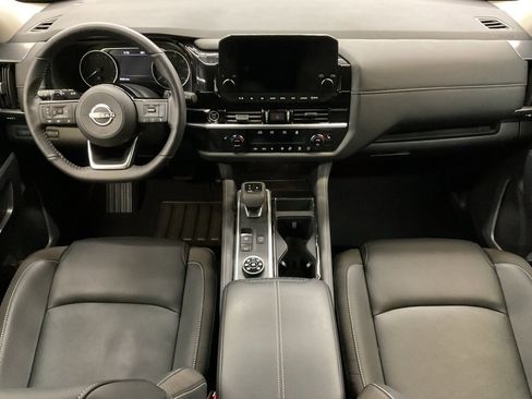 Used 2024 Nissan Pathfinder SL image 16