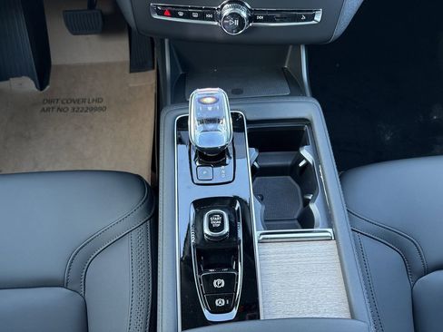 New 2026 Volvo XC90 B5 Core image 11