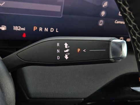 Used 2025 Buick Enclave Preferred image 23