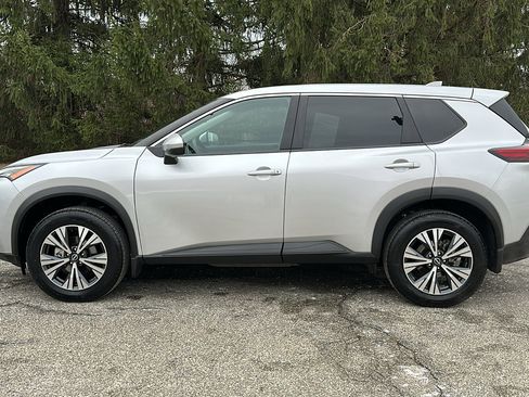 Certified 2022 Nissan Rogue SV image 26