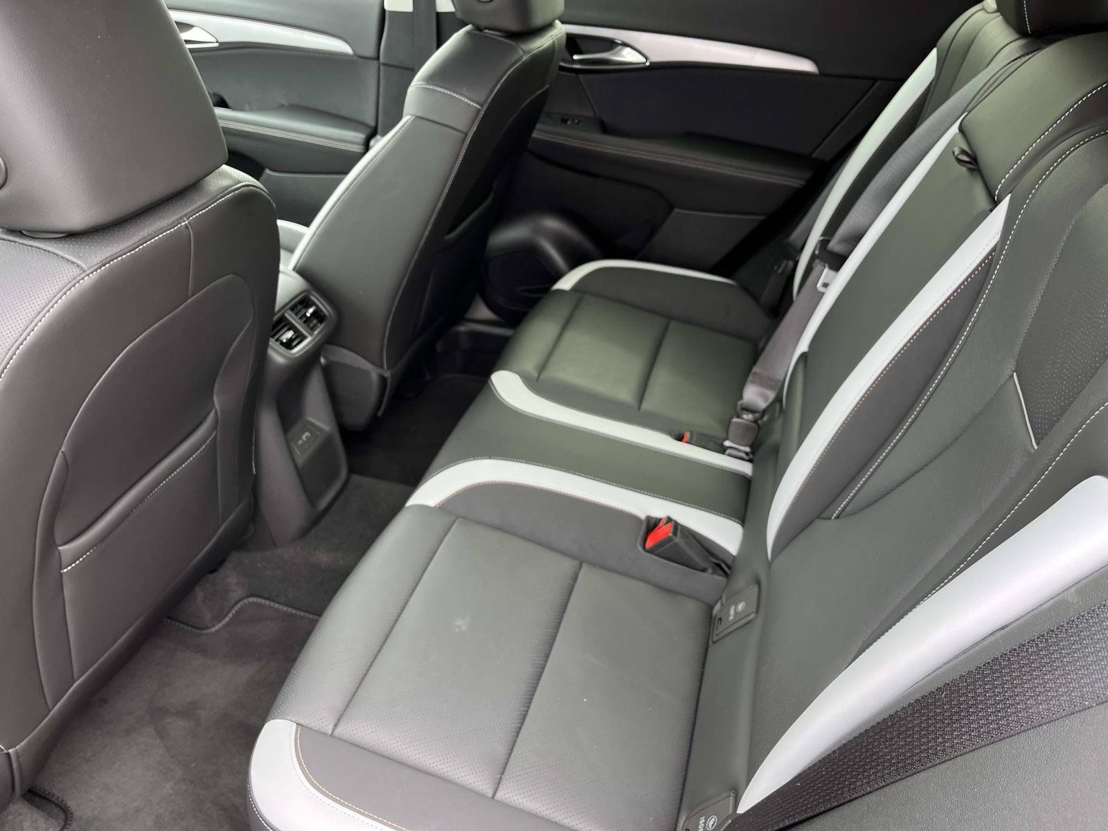 Used 2024 Buick Envision Sport Touring AWD/4WD image 17
