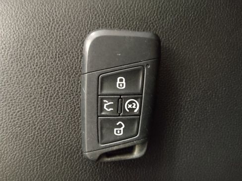 Used 2022 Volkswagen Tiguan SE FWD image 32