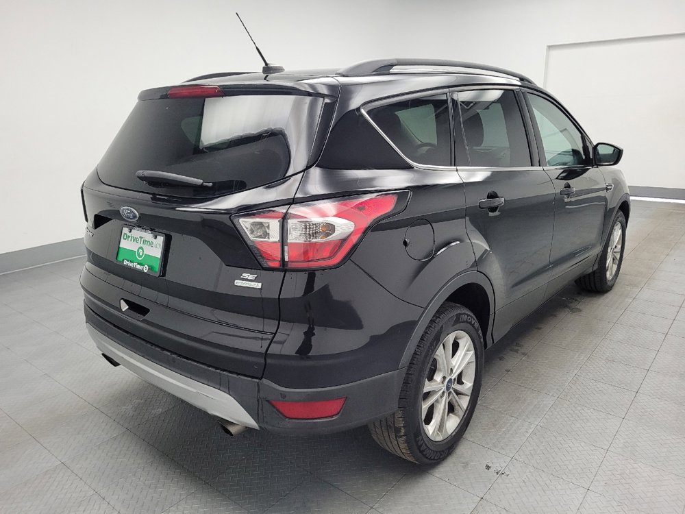 Used 2017 Ford Escape SE w/ Equipment Group 201A FWD image 9