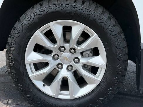 Used 2023 Chevrolet Silverado 1500 Custom AWD/4WD image 11