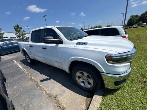 Used 2025 RAM 1500 Big Horn AWD/4WD image 6
