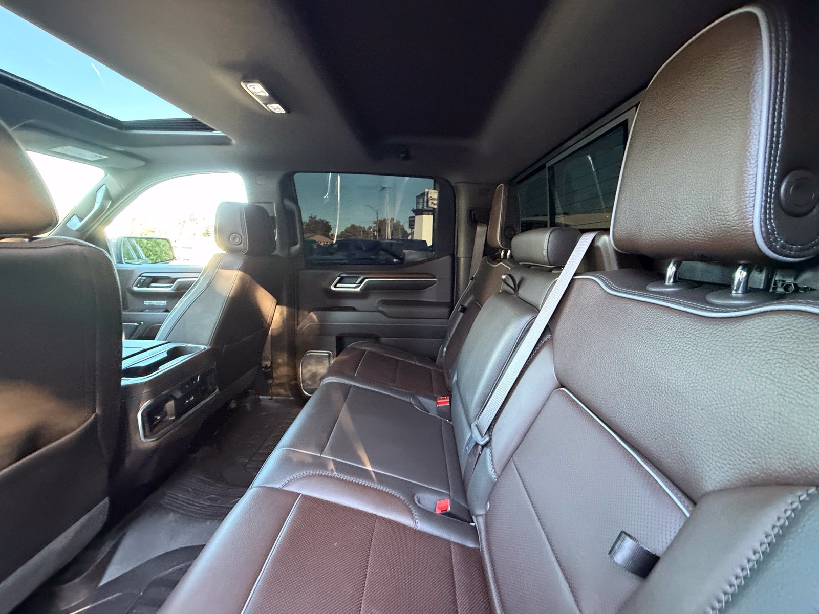 Used 2025 GMC Sierra 1500 Denali AWD/4WD image 5
