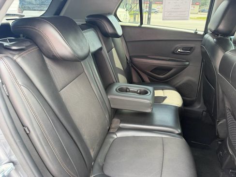 Used 2019 Chevrolet Trax LT w/ LT Convenience Package FWD image 20