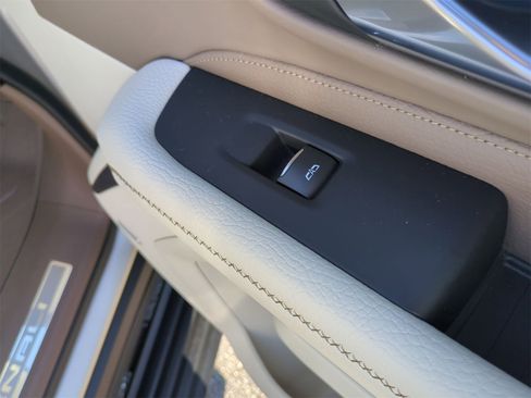 Used 2021 GMC Yukon Denali w/ Denali Ultimate Package image 30