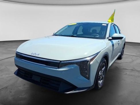 Used 2025 Kia K4 FWD image 3