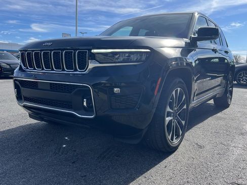 Used 2022 Jeep Grand Cherokee Overland w/ Luxury Tech Group IV image 8