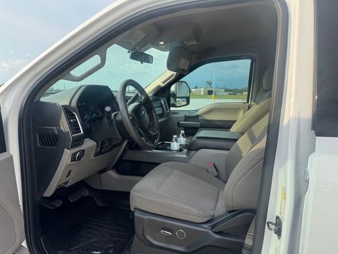 Used 2017 Ford F250 XLT w/ XLT Premium Package AWD/4WD image 11