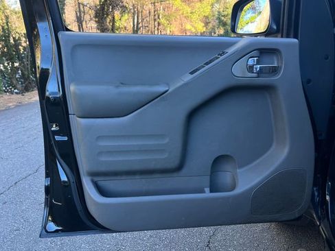 Used 2017 Nissan Frontier SV w/ SV Value Truck Package image 10