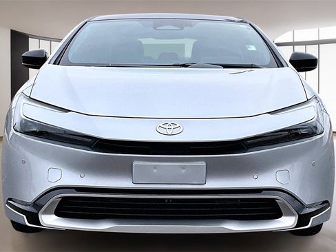 Used 2026 Toyota Prius Plug-In Hybrid w/ Limited Premium Package image 3