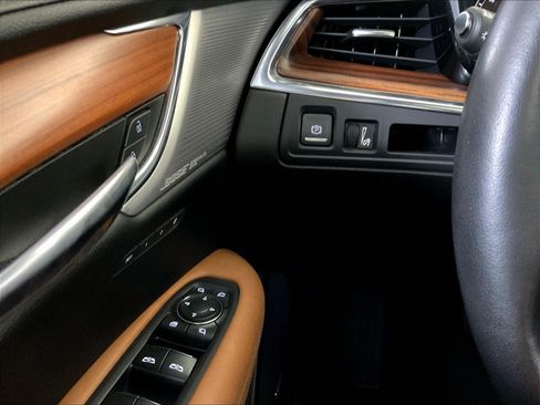 Used 2021 Cadillac XT5 Premium Luxury AWD/4WD image 15