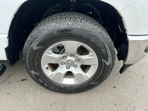 Used 2023 RAM 1500 Big Horn AWD/4WD image 30