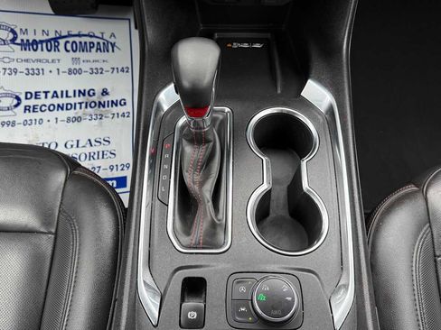 Used 2023 Chevrolet Traverse RS AWD/4WD image 26