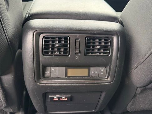 Used 2020 Nissan Pathfinder SV AWD/4WD image 21