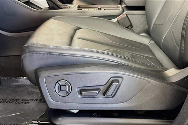 Used 2025 Audi Q3 2.0T Premium AWD/4WD image 18