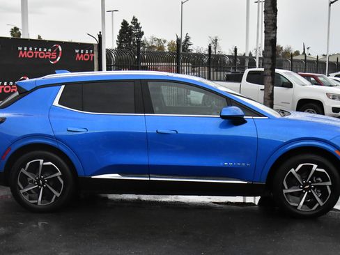 Used 2025 Chevrolet Equinox EV LT w/ Convenience Package image 9