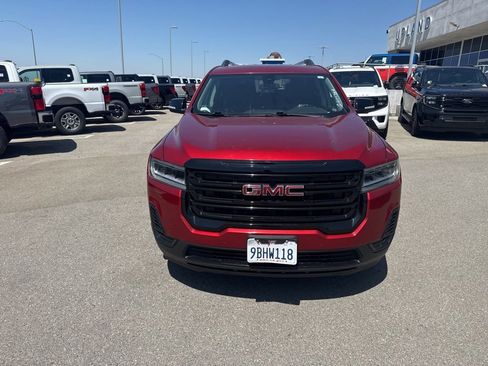Used 2022 GMC Acadia SLE w/ Driver Convenience Package FWD image 2